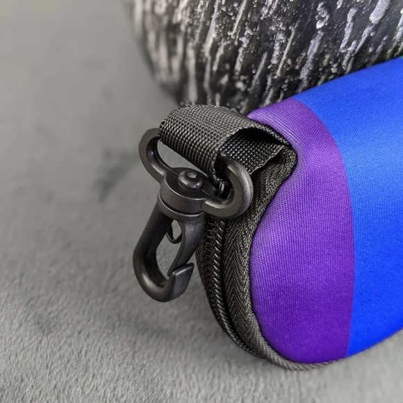 Rainbow flag neoprene zippered glasses sunglasses case with clip - Picture 5 of 6